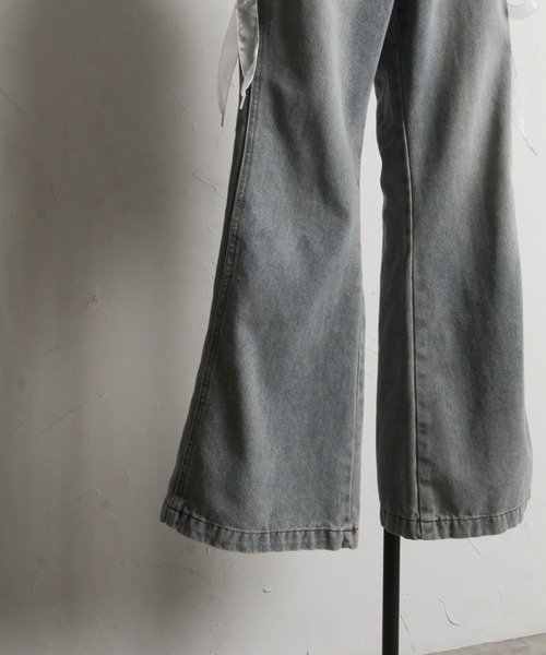 tocco closet（トッコ　クローゼット）の「【ZOZO限定】サイドレースアップシューレースソフトフレアーパンツ（デニムパンツ・レディース・ブルー/ブラック/サックスブルー・M）」の13枚目の写真