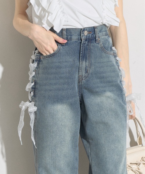 tocco closet（トッコ　クローゼット）の「【ZOZO限定】サイドレースアップシューレースソフトフレアーパンツ（デニムパンツ・レディース・ブルー/ブラック/サックスブルー・M）」の18枚目の写真