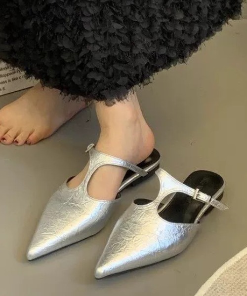 ampm(エーエムピーエム)の「Tストラップセパレートパンプス(パンプス・レディース・ブラック/シルバー・35/36/37/38/39/40)」の21枚目の写真