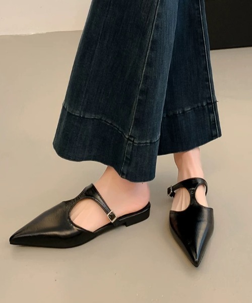 ampm(エーエムピーエム)の「Tストラップセパレートパンプス(パンプス・レディース・ブラック/シルバー・35/36/37/38/39/40)」の3枚目の写真