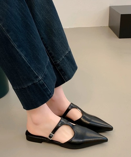 ampm(エーエムピーエム)の「Tストラップセパレートパンプス(パンプス・レディース・ブラック/シルバー・35/36/37/38/39/40)」の8枚目の写真