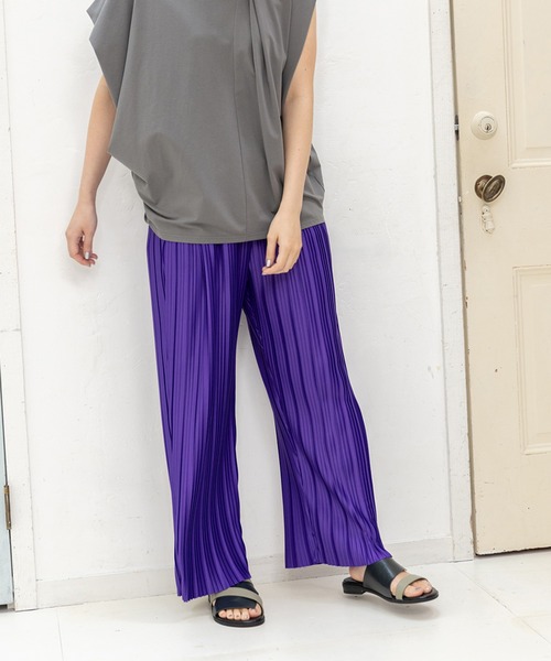 OSMOSIS(オズモーシス)の「ランダムプリーツテーパードパンツ(その他パンツ・レディース・パープル/ブラック/ライトグレー/ネイビー・ONE SIZE)」の4枚目の写真