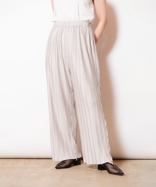 OSMOSIS(オズモーシス)の「ランダムプリーツテーパードパンツ(その他パンツ・レディース・パープル/ブラック/ライトグレー/ネイビー・ONE SIZE)」の12枚目の写真