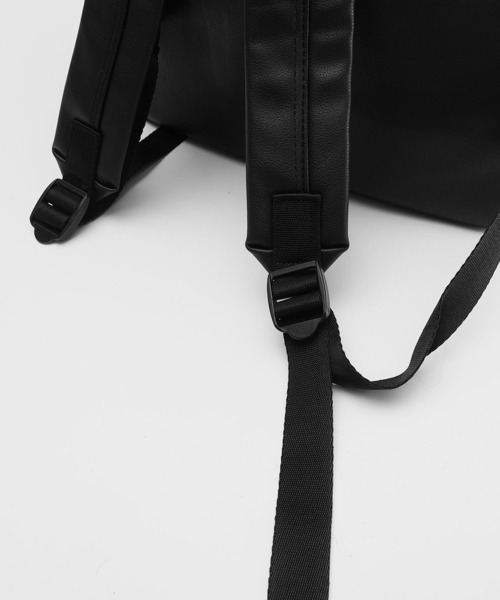 MinoriTY（マイノリティ）の「【MinoriTY select】PUレザーバッグパック リュック メンズ ウィメンズ ユニセックス（バックパック/リュック・メンズ・ブラック・FREE）」の5枚目の写真