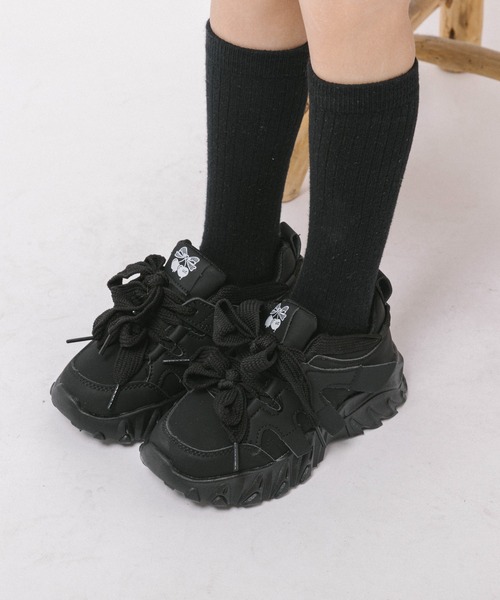 URBAN CHERRY（アーバンチェリー）の「ダブルリボンデザインボリュームソールダッドシューズ（スニーカー・キッズ・ホワイト/ブラック・17.5cm/18.0cm/19.0cm/19.5cm/20.0cm/20.5cm/21.0cm/22.0cm/22.5cm）」の19枚目の写真