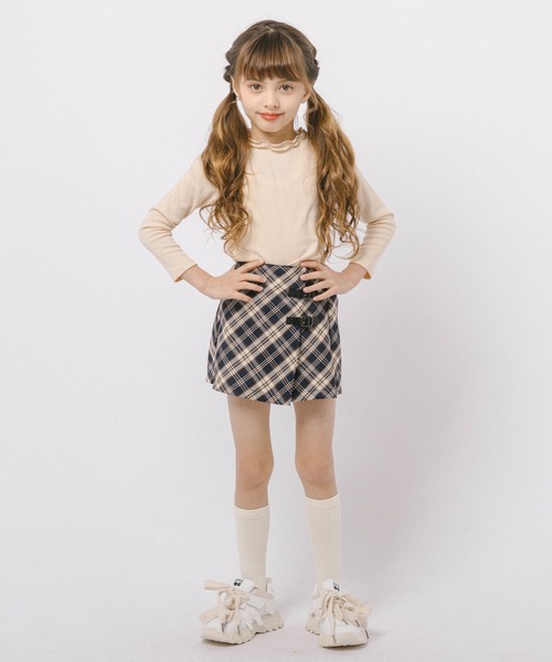 URBAN CHERRY（アーバンチェリー）の「ダブルリボンデザインボリュームソールダッドシューズ（スニーカー・キッズ・ホワイト/ブラック・17.5cm/18.0cm/19.0cm/19.5cm/20.0cm/20.5cm/21.0cm/22.0cm/22.5cm）」の9枚目の写真