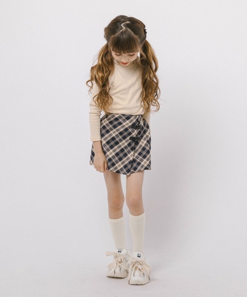 URBAN CHERRY（アーバンチェリー）の「ダブルリボンデザインボリュームソールダッドシューズ（スニーカー・キッズ・ホワイト/ブラック・17.5cm/18.0cm/19.0cm/19.5cm/20.0cm/20.5cm/21.0cm/22.0cm/22.5cm）」の10枚目の写真