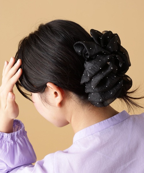 tiny tiny（ティニーティニー）の「キラキラBIGバンスクリップ[tiny tiny(ティニーティニー)]（バレッタ/ヘアクリップ・レディース・ブラック/アイボリー・0）」の2枚目の写真