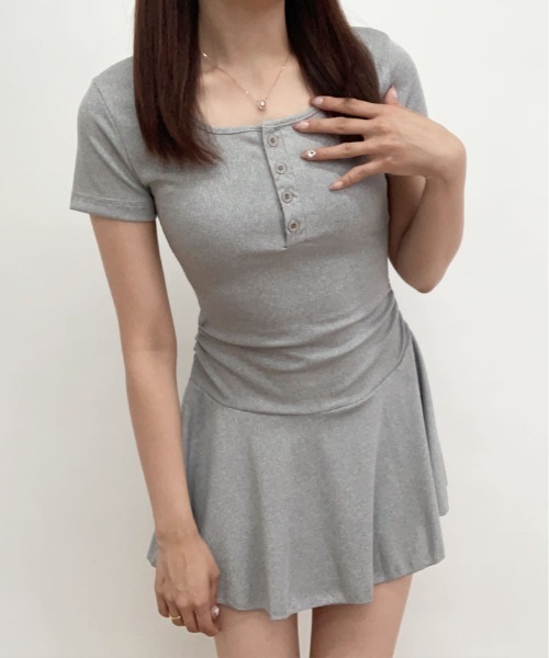 kirakiraShop(キラキラショップ)の「ヘンリー ネック タイト ミニワンピース(ワンピース・レディース・ブラック/グレー・FREE)」の10枚目の写真