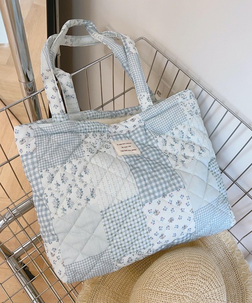 TONE SELECT GOODS（トーンセレクトグッズ）の「urbanfemine./キルティングトートバッグ U7546（トートバッグ・レディース・その他4/その他7/その他9/その他1/その他2/その他3/その他5/その他8/その他6・FREE）」の2枚目の写真