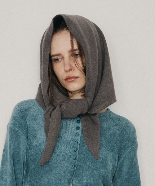 room153（ルームイチゴサン）の「トライアングルニットスカーフ