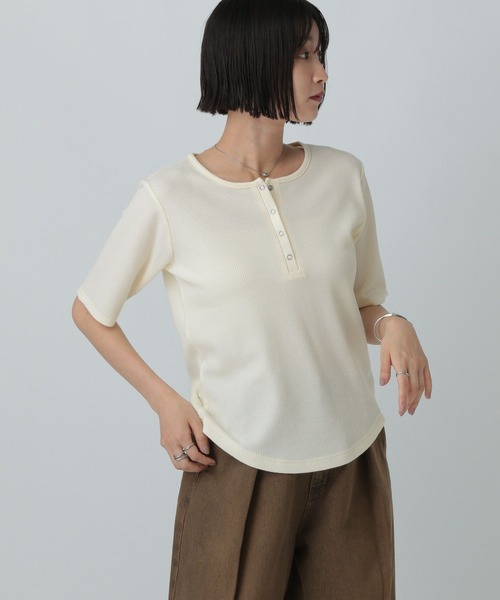 LOWRYS FARM（ローリーズファーム）の「ワッフルヘンリーＳＳ　583650（Tシャツ/カットソー・レディース・ブラウン/アイボリー/ブラック・FREE）」の16枚目の写真