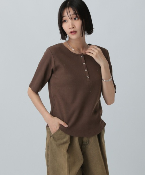 LOWRYS FARM（ローリーズファーム）の「ワッフルヘンリーＳＳ　583650（Tシャツ/カットソー・レディース・ブラウン/アイボリー/ブラック・FREE）」の17枚目の写真