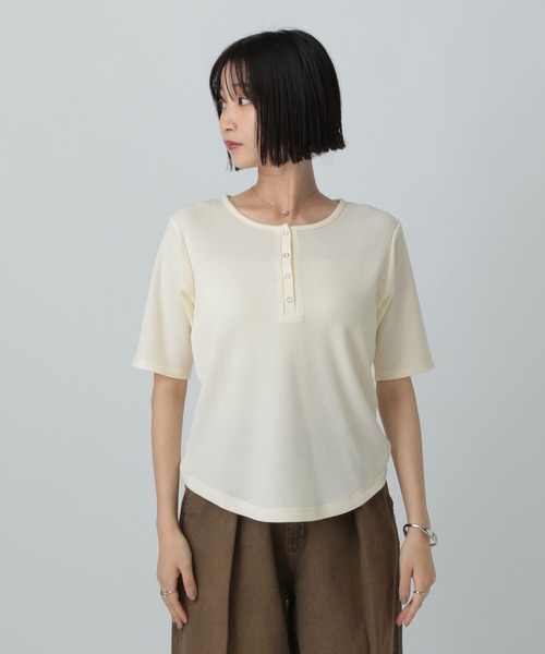 LOWRYS FARM（ローリーズファーム）の「ワッフルヘンリーＳＳ　583650（Tシャツ/カットソー・レディース・ブラウン/アイボリー/ブラック・FREE）」の8枚目の写真