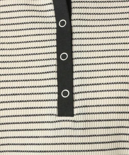 LOWRYS FARM（ローリーズファーム）の「ワッフルヘンリーＳＳ　583650（Tシャツ/カットソー・レディース・ブラウン/アイボリー/ブラック・FREE）」の4枚目の写真