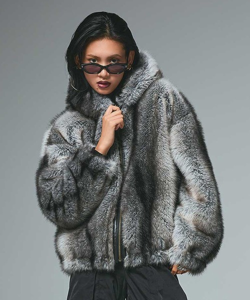 X-girl（エックスガール）の「LOGO PATCHED FAUX FUR HOODED JACKET（ブルゾン・レディース・ブラウン/ブラック・S/M）」の17枚目の写真