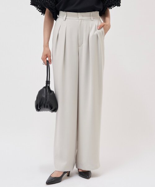 LIVETART（リヴェタート）の「バックサテンタックパンツ（その他パンツ・レディース・ライトベージュ/ブラック/ネイビー・0/1）」の3枚目の写真