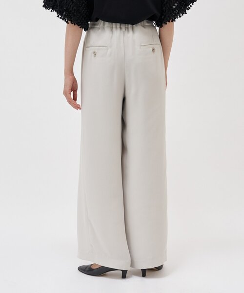 LIVETART（リヴェタート）の「バックサテンタックパンツ（その他パンツ・レディース・ライトベージュ/ブラック/ネイビー・0/1）」の7枚目の写真