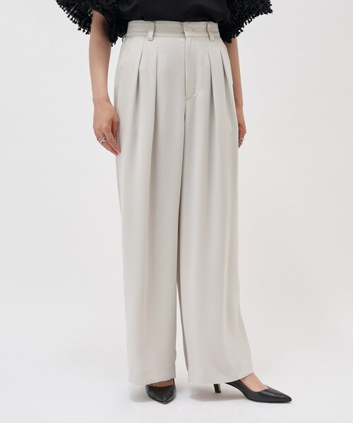 LIVETART（リヴェタート）の「バックサテンタックパンツ（その他パンツ・レディース・ライトベージュ/ブラック/ネイビー・0/1）」の8枚目の写真