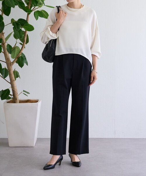 LIVETART（リヴェタート）の「バックサテンタックパンツ（その他パンツ・レディース・ライトベージュ/ブラック/ネイビー・0/1）」の13枚目の写真