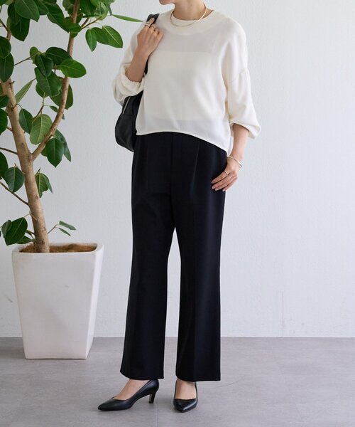 LIVETART（リヴェタート）の「バックサテンタックパンツ（その他パンツ・レディース・ライトベージュ/ブラック/ネイビー・0/1）」の14枚目の写真