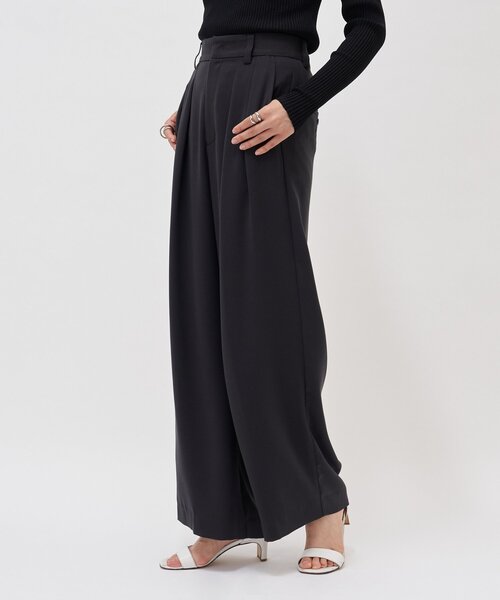 LIVETART（リヴェタート）の「バックサテンタックパンツ（その他パンツ・レディース・ライトベージュ/ブラック/ネイビー・0/1）」の19枚目の写真