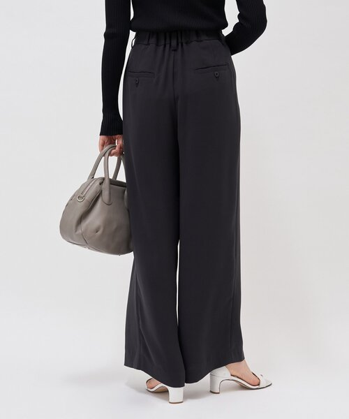 LIVETART（リヴェタート）の「バックサテンタックパンツ（その他パンツ・レディース・ライトベージュ/ブラック/ネイビー・0/1）」の20枚目の写真