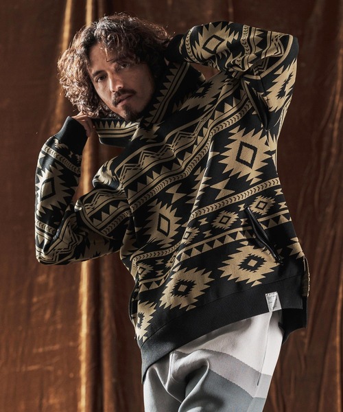ANGENEHM(アンゲネーム)の「mpa3883-Native Pattern Hoodie -Airy Yarn Sweater- ニットフーディー(AG05-009acf)(パーカー・メンズ・ブラック/チャコール/ネイビー・M/S/L)」の4枚目の写真
