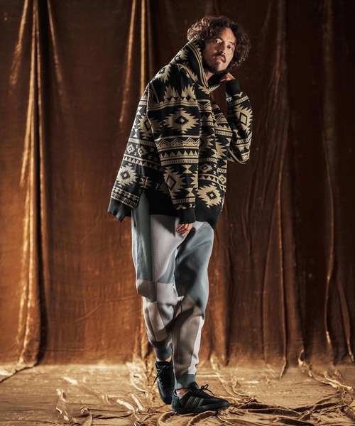 ANGENEHM(アンゲネーム)の「mpa3883-Native Pattern Hoodie -Airy Yarn Sweater- ニットフーディー(AG05-009acf)(パーカー・メンズ・ブラック/チャコール/ネイビー・M/S/L)」の7枚目の写真