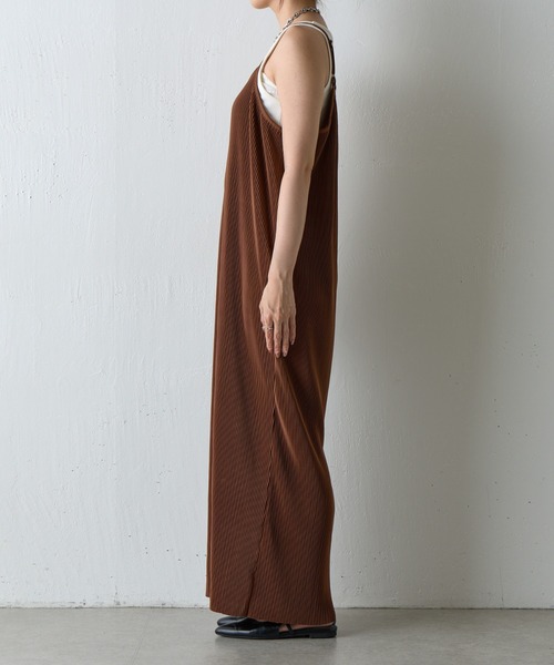 COLONY 2139（コロニートゥーワンスリーナイン）の「プリーツキャミワンピース（ワンピース・レディース・チャコールグレー/ブラウン/ブラック・FREE）」の19枚目の写真