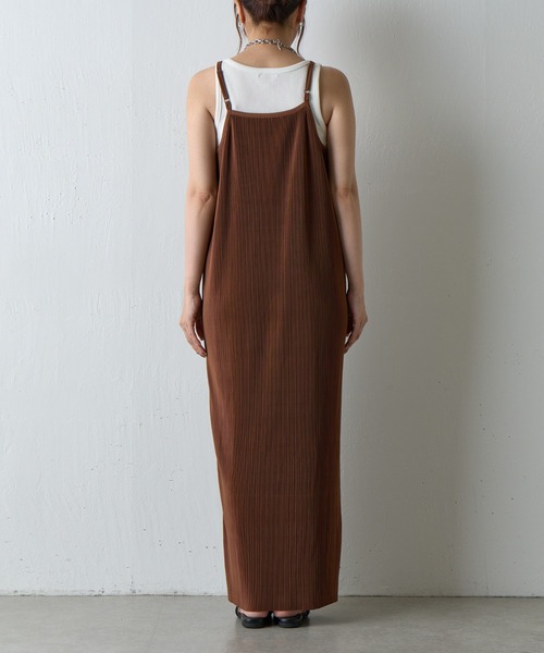 COLONY 2139（コロニートゥーワンスリーナイン）の「プリーツキャミワンピース（ワンピース・レディース・チャコールグレー/ブラウン/ブラック・FREE）」の20枚目の写真