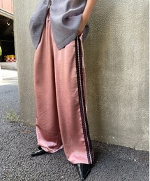 JUSGLITTY マットサテンワークパンツ　ピンク JUSGLITTY サテンワイドパンツ （モカピンク） -ファッション