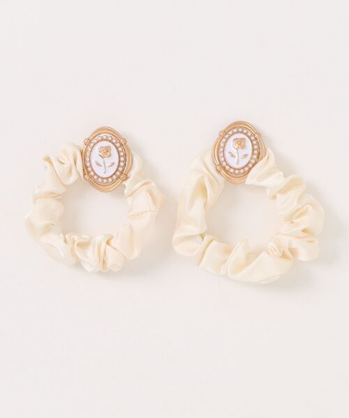 セール】【2点セット】クラシカル ブローチ風 モチーフ付き シュシュ