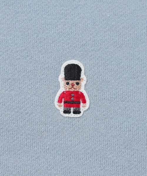 MACKINTOSH PHILOSOPHY（ﾏｯｷﾝﾄｯｼｭ ﾌｨﾛｿﾌｨｰ）の「【WEB&一部店舗限定】バッキンガムベア 10オンス裏パイル ワンポイントフーデッドパーカー（パーカー・メンズ・ベージュ系その他3/ブルー系その他3/ダークネイビー・38/40/42）」の11枚目の写真