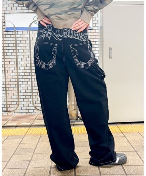 Vini（ヴィニ）の「【Vini】カーペンターデニム刺繍パンツ（デニムパンツ・レディース・ブラック・MEDIUM/SMALL/LARGE）」の16枚目の写真