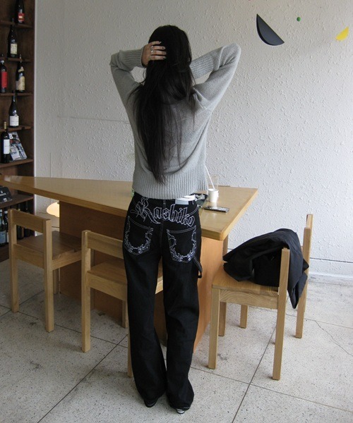 Vini（ヴィニ）の「【Vini】カーペンターデニム刺繍パンツ（デニムパンツ・レディース・ブラック・MEDIUM/SMALL/LARGE）」の13枚目の写真