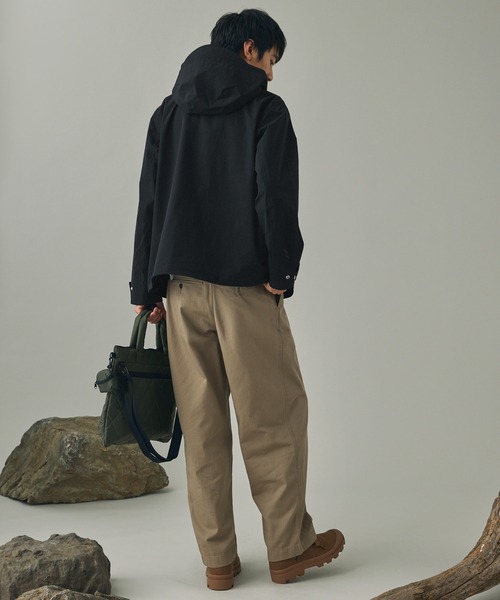 AIGLE(エーグル)の「透湿防水 防風 フーデッドジャケット(マウンテンパーカー・メンズ・グレー/ブラック・L/M/S)」の14枚目の写真