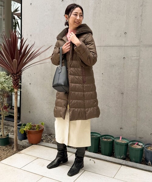 MICO COULIER（ミコクリエ）の「《撥水》高密度タフタ×フェイクファーロングコート（ダウンジャケット/コート・レディース・ブラウン/ブラック/チャコールグレー・38）」の8枚目の写真