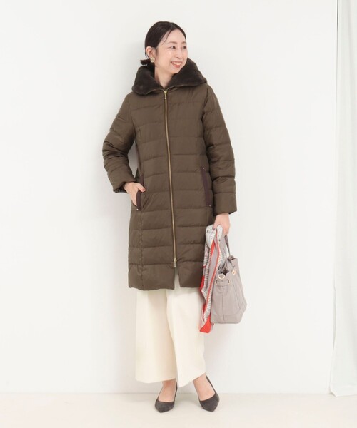 MICO COULIER（ミコクリエ）の「《撥水》高密度タフタ×フェイクファーロングコート（ダウンジャケット/コート・レディース・ブラウン/ブラック/チャコールグレー・38）」の10枚目の写真