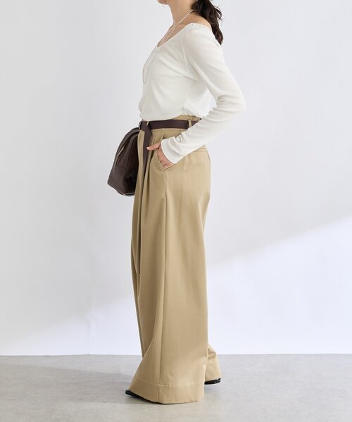 RIVE DROITE（リヴドロワ）の「【リバイバル/新色追加】バレリーナネックカットソー（Tシャツ/カットソー・レディース・オフホワイト/チャコールグレー・FREE）」の21枚目の写真