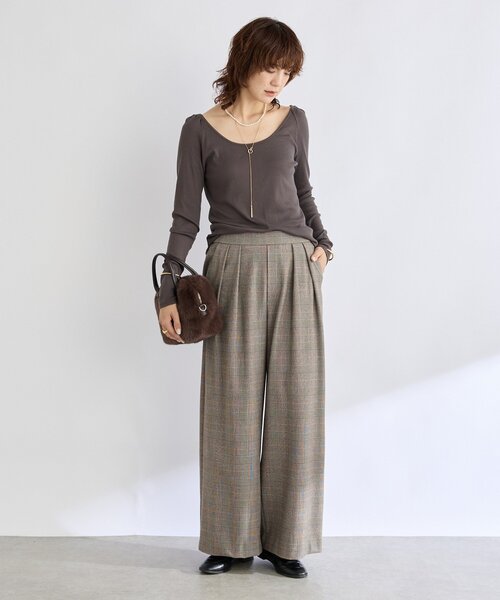 RIVE DROITE（リヴドロワ）の「【リバイバル/新色追加】バレリーナネックカットソー（Tシャツ/カットソー・レディース・オフホワイト/チャコールグレー・FREE）」の11枚目の写真