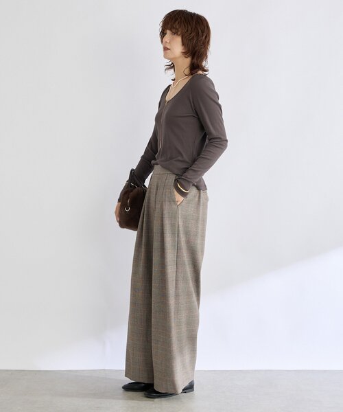 RIVE DROITE（リヴドロワ）の「【リバイバル/新色追加】バレリーナネックカットソー（Tシャツ/カットソー・レディース・オフホワイト/チャコールグレー・FREE）」の13枚目の写真