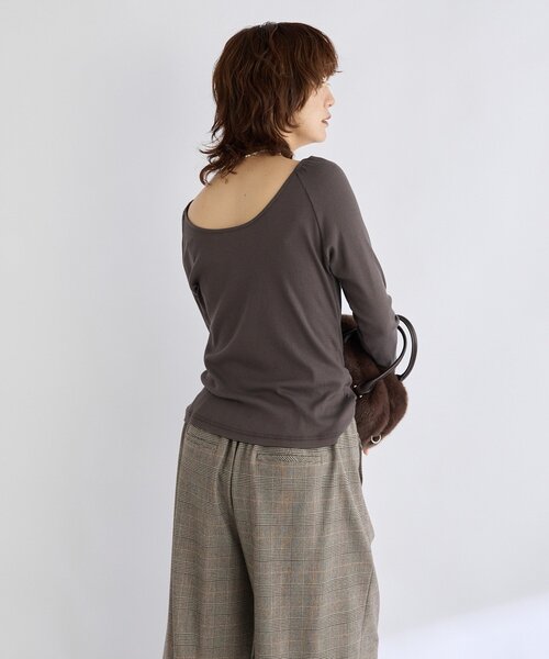RIVE DROITE（リヴドロワ）の「【リバイバル/新色追加】バレリーナネックカットソー（Tシャツ/カットソー・レディース・オフホワイト/チャコールグレー・FREE）」の16枚目の写真