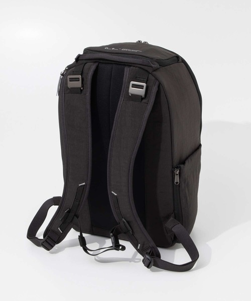 Db(ディービー)の「Db JOURNY Ramverk Backpack 21L ディービージャーニー ランマク バックパック 21L(バックパック/リュック・メンズ・ブラック/チャコール・FREE)」の4枚目の写真