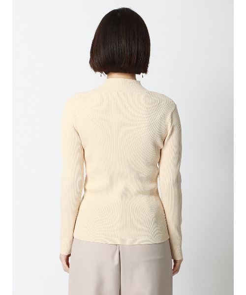 SUIT SQUARE（スーツスクエア）の「ハイネックリブニット 長袖 ハンドウォッシュ ドライレーヨン 無地（ニット/セーター・レディース・ブラック系/グリーン系/ベージュ系/ブラウン系・38(9号)）」の15枚目の写真