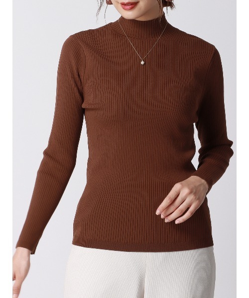 SUIT SQUARE（スーツスクエア）の「ハイネックリブニット 長袖 ハンドウォッシュ ドライレーヨン 無地（ニット/セーター・レディース・ブラック系/グリーン系/ベージュ系/ブラウン系・38(9号)）」の12枚目の写真