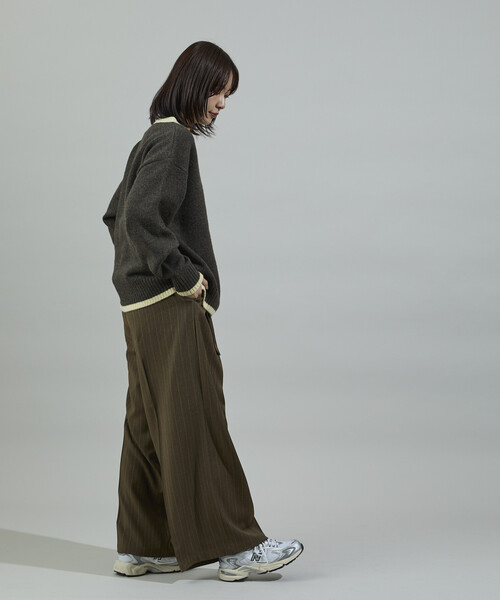 FREAK'S STORE(フリークスストア)の「配色 ポケット付きニット/ビッグシルエットニット(ニット/セーター・レディース・チャコールグレー/オフホワイト/ブラウン/ピンク・フリ-)」の10枚目の写真