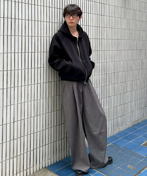 Chikashitsu +（チカシツプラス）の「【Chikashitsu +】heavy weight cotton cropped hoodie / 【チカシツプラス】ヘビーウェイトコットンクロップドパーカー（パーカー・メンズ・グレー/杢グレー/ブラック・ONE SIZE）」の8枚目の写真
