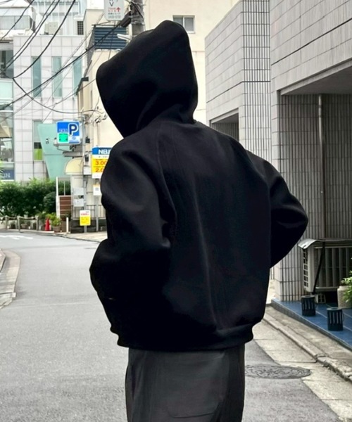 Chikashitsu +（チカシツプラス）の「【Chikashitsu +】heavy weight cotton cropped hoodie / 【チカシツプラス】ヘビーウェイトコットンクロップドパーカー（パーカー・メンズ・グレー/杢グレー/ブラック・ONE SIZE）」の4枚目の写真