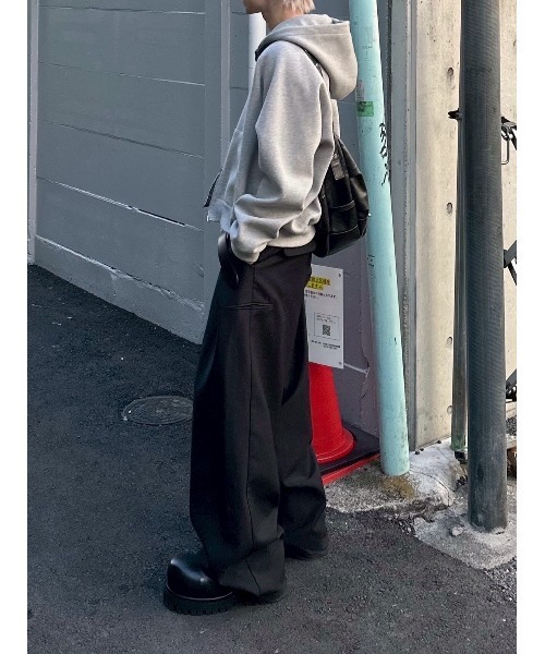 Chikashitsu +（チカシツプラス）の「【Chikashitsu +】heavy weight cotton cropped hoodie / 【チカシツプラス】ヘビーウェイトコットンクロップドパーカー（パーカー・メンズ・グレー/杢グレー/ブラック・ONE SIZE）」の20枚目の写真